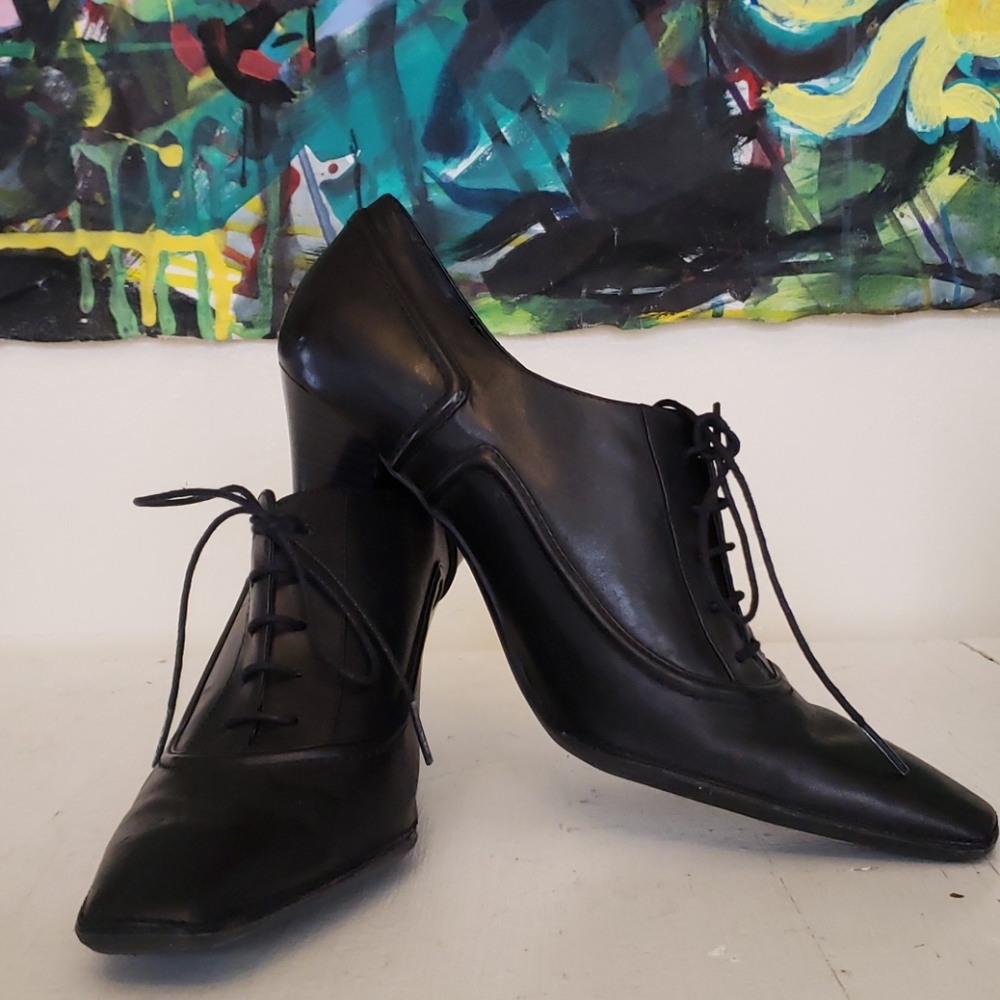 What's what by aerosoles - black leather heels